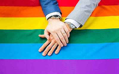 保誠支持同性戀人做保險受益人,但要真結婚哦 保誠支持同性戀人做保險受益人,但要真結婚哦